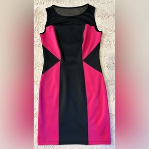 EN FOCUS Studio • Pink and black dress in size 6